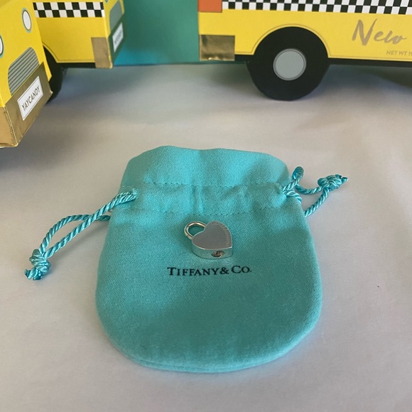 Tiffany & Co. BE MINE Heart Lock - Picture 5 of 7